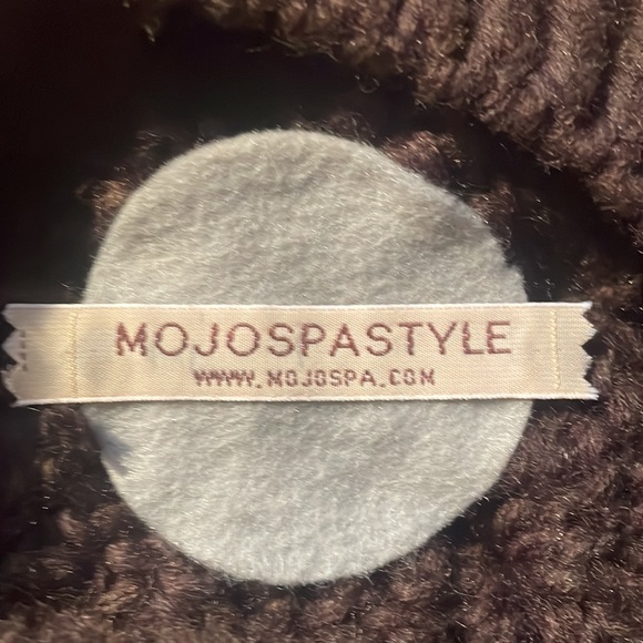 NWOT knitted deep brown slouchy cap with olive green flower accent. By Mojo Spa. - Picture 6 of 8